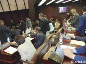 Los legisladores se aumentan los salarios, en medio de la penuria general...Resumen de la prensa dominicana, colaboración Juan Acosta