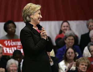 Hillary Clinton, durante un acto de campaña. (Foto: AP)
