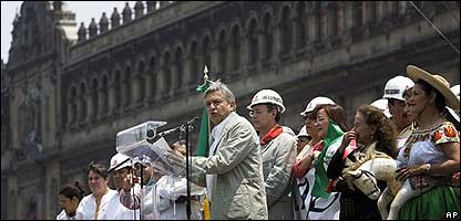 López Obrador habla en México el 27 de abril