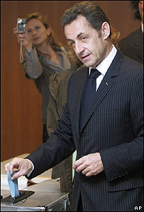 Nicolas Sarkozy votando (16/03/08)