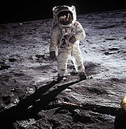 Buzz Aldrin, de la misión 'Apollo 11', camina en la superficie de la Luna. (Foto: NASA)