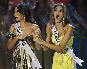 Miss Venezuela al momento de saberse la Miss Universo 2008. AP 