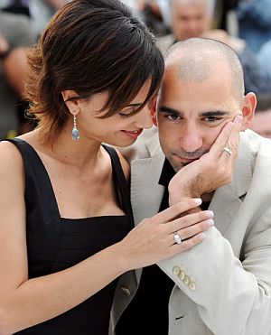 La actriz Martina Gusman junto a su marido y director de ’Leonera’, Pablo Trapero. (Foto: AFP)