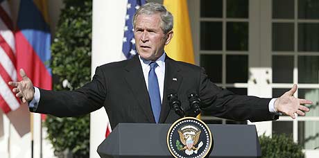 Bush defiende ahora la intervención en el mercado 'sólo cuando es necesario'. (Foto: AP)