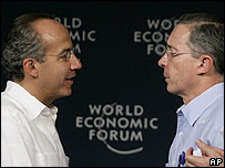 Felipe Calderón y Álvaro Uribe en el Foro Económico Mundial en Cancúl