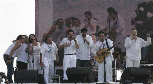Juanes ideó el concierto en medio de la crisis diplomática surgida por la incursión de militares colombianos el 1 de marzo a Ecuador para matar a un jefe guerrillero de las Fuerzas Armadas Revolucionarias de Colombia. Fernando Vergara / AP 