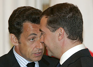 Sarkozy y Medvedev, en su encuentro en Moscú. (Foto: REUTERS)