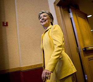 Hillary Clinton se dirige a una rueda de prensa en la Convención Demócrata. (Foto: AFP)