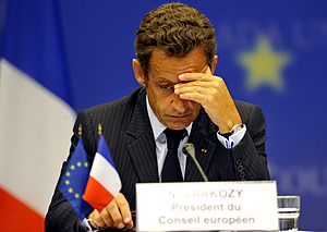 El presidente francés, Nicolas Sarkozy, durante la rueda de prensa celebrada en Bruselas. (Foto: AFP)