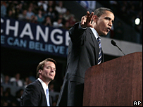 John Edwards y Barack Obama, en Michigan, 14 de mayo