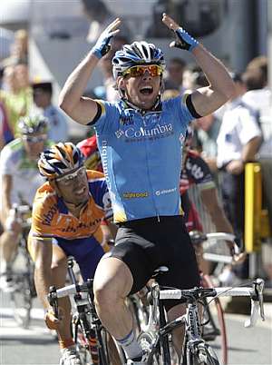 Cavendish gesticula en la meta de Châteauroux. (Foto: AP)