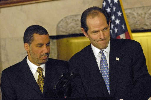 El gobernador Eliot Spitzer junto con el gobernador David Paterson. AP 