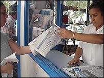 Venta de periódicos en Cuba (Foto: Raquel Pérez)