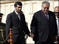 El presidente iraní y su homólogo iraquí, Jalal Talaban.