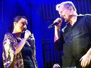 'Te Amaré', junto con Laura Pausini. (Foto: Raaida Mannaa)