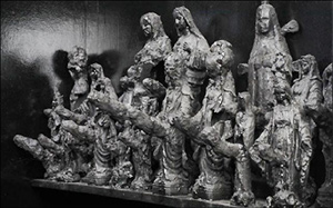 La escultura muestra a Jesucristo y sus apóstoles con una erección. (Foto: The Sun)