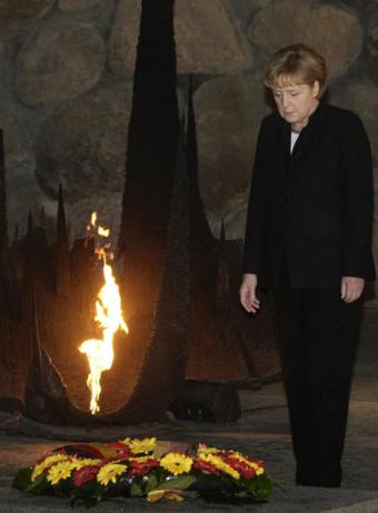 Merkel en el Museo del Holocausto