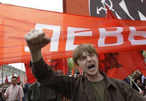 Uno de los manifestantes que participó en los actos del Primero de Mayo en Moscú. Misha Japaridze / AP 