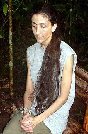 Ingrid Betancourt, en una imagen de su cautiverio en la selva colombiana tomada en noviembre de 2007 y difundida por las FARC.