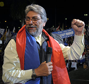 Fernando Lugo, durante su cierre de campaña. (Foto: AFP)