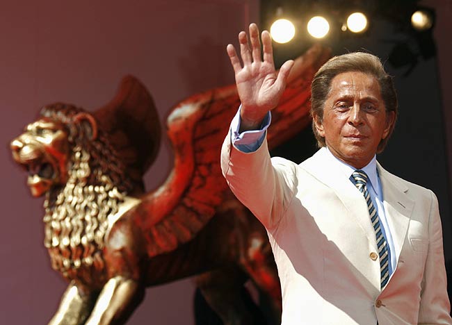 Valentino Garavani, a su llegada al estreno del documental 'Valentino: el último emperador'. (Foto: REUTERS)