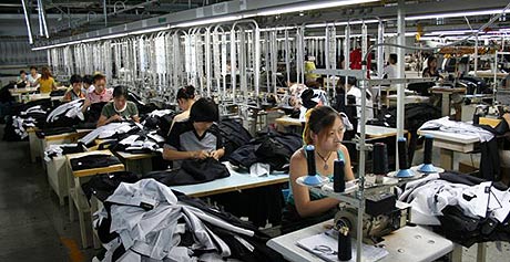 Fábrica textil china. (Foto: Juan Pablo Cardenal)